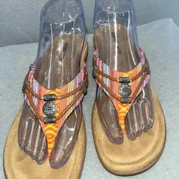 Minnetonka Silverthorne 360 Thong Sandals Aztec Southwest Boho Western - Picture 5 of 11
